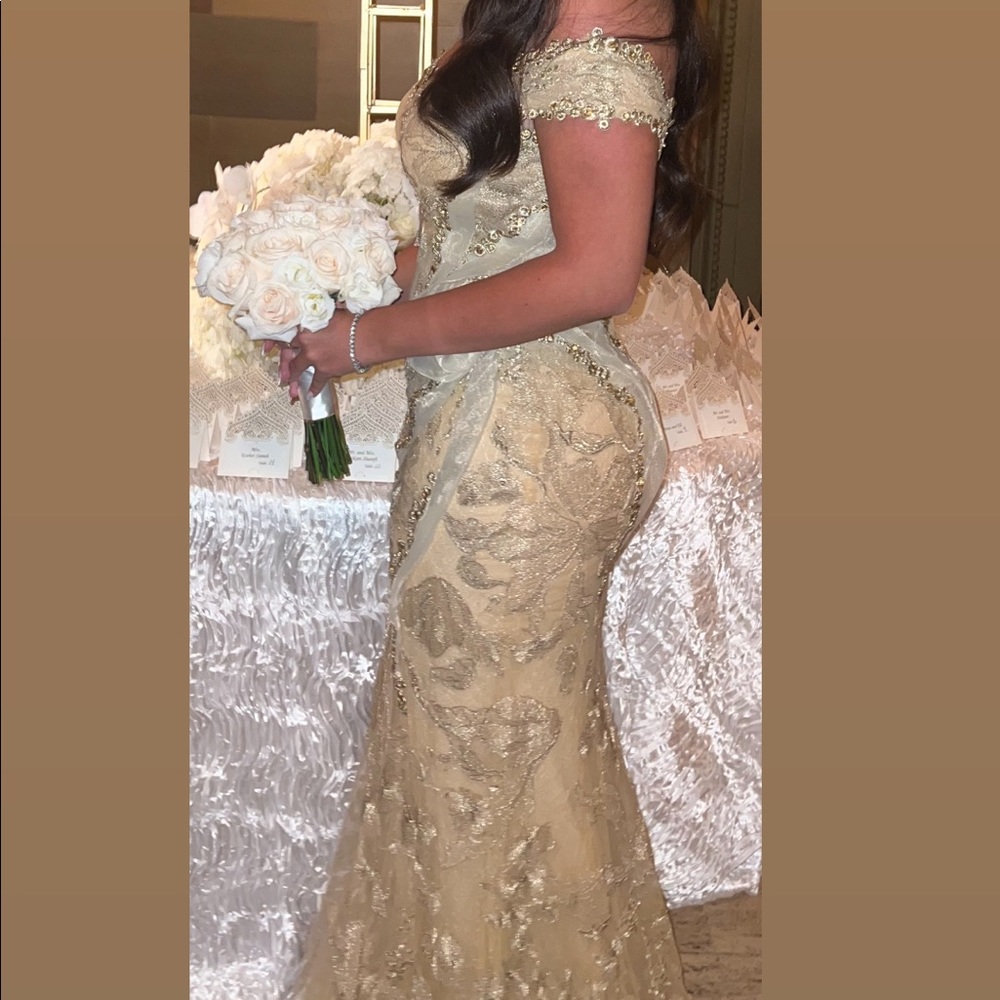 Gown ✨ - Picture 3 of 3